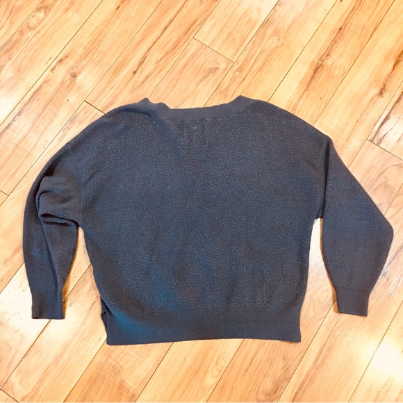 Abercrombie Fitch grey gray crop soft sweater v-neck winter athleisure - Picture 6 of 7